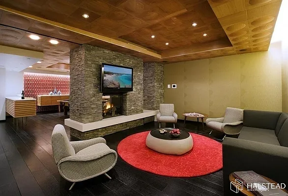 Rented by Halstead Real Estate | media 43