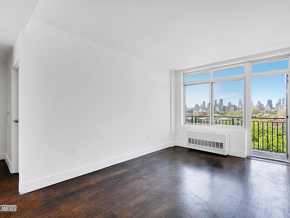 4th image of 3050 21st St APT 4a
