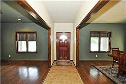 4th image of 32503 Westminster Dr