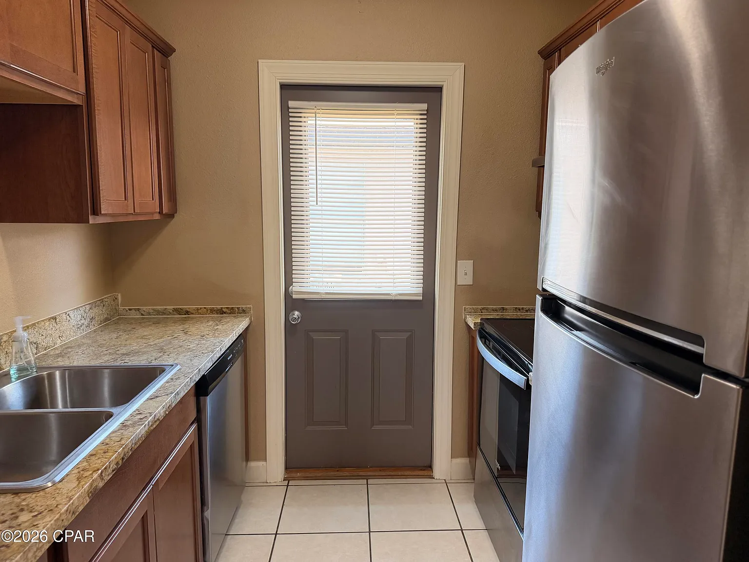 2 bed, 900 sqft, $1,295 — Photo 3