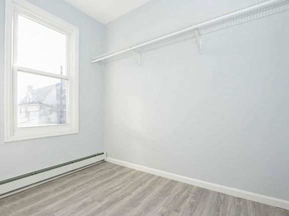 4th image of 397 Lincoln Ave #1