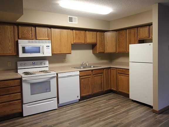 4th image of 1124 Oakcrest St APT 4