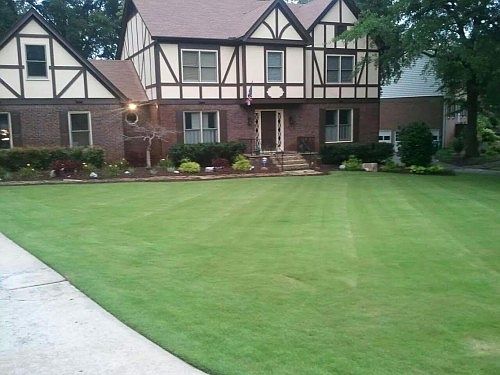 2nd image of 3817 Southgate Dr