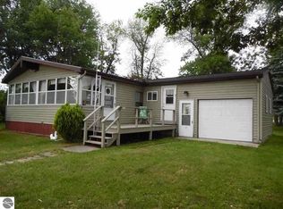 530 N Huron Rd, Au Gres, MI 48703