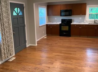 26061 Lannys Rd, Novi, MI 48375