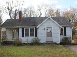 111 Park St, Elkin, NC 28621