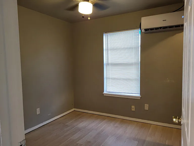 202 N Mississippi St #D — Photo 2