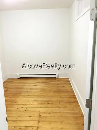 3 bed, 1.0 bath, $4,500 — Photo 3