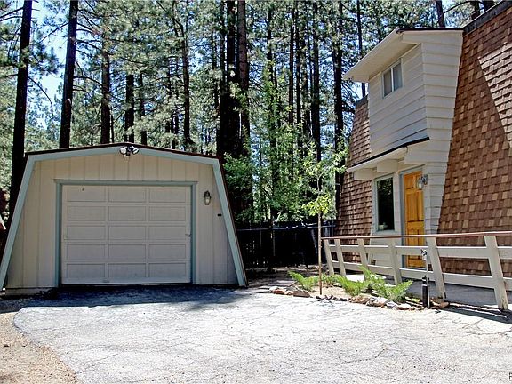 3rd image of 571 Ponderosa Dr