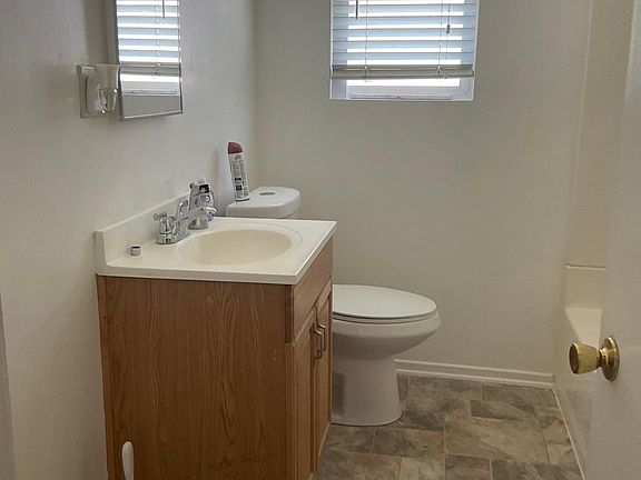 4th image of 702 S Vecino Dr