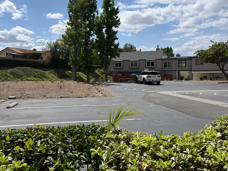 1122 Cleghorn Dr #E — Photo 13