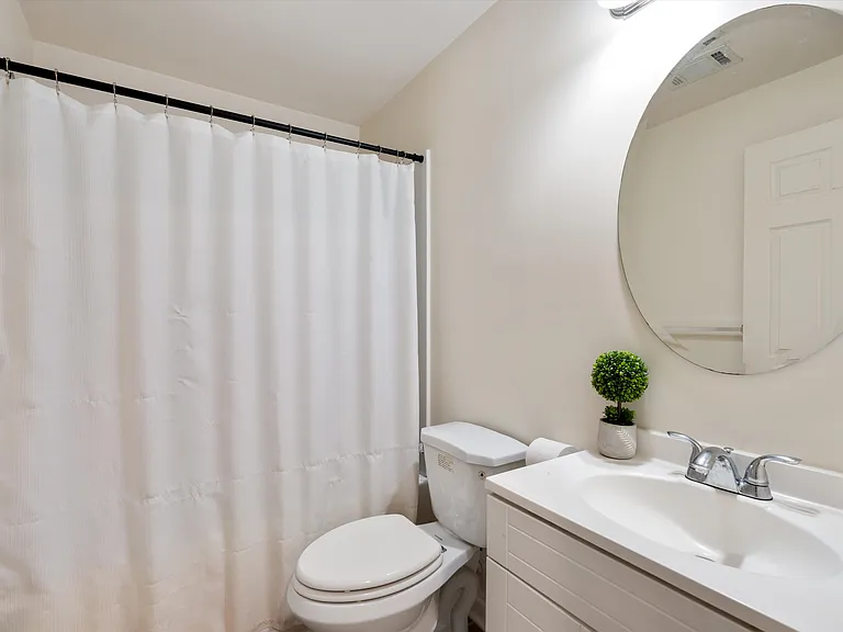 636 Wolfeboro Ln — Photo 34