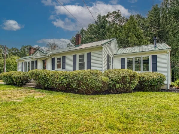 162 Hodges St, Taunton, MA 02780