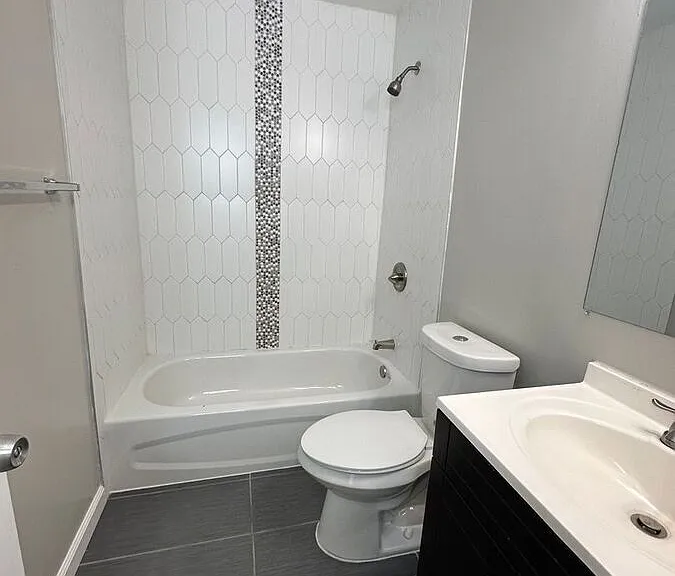 2107 Preuss Rd #B — Photo 3