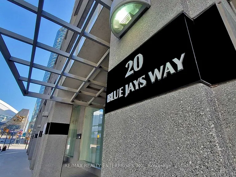 20 Blue Jays Way #517 — Photo 2