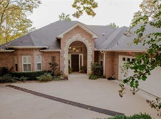 524 Hideaway Ln E, Hideaway, TX 75771