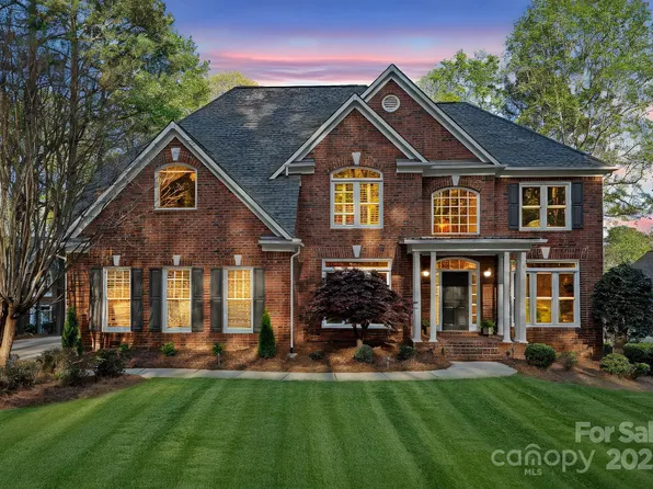 193 Lake Mist Dr, Mooresville, NC 28117