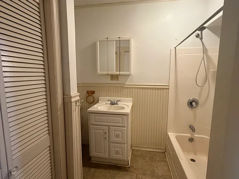 133 S Lake Ave #1 — Photo 13