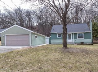 330 24th St NE, Rochester, MN 55906