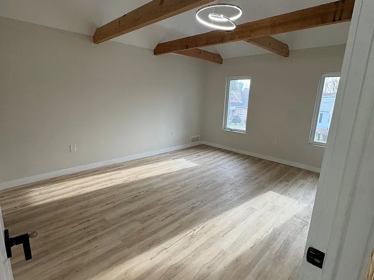 5759 Robinson St — Photo 7