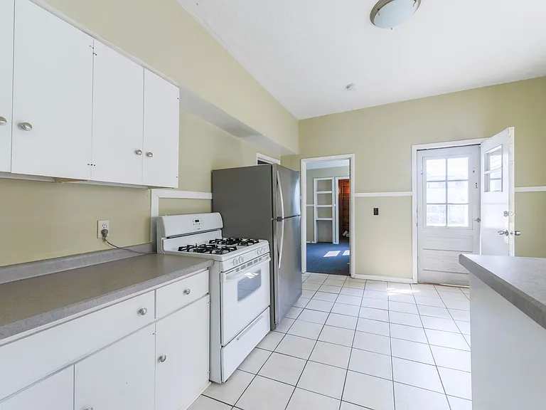 2541 Aldrich Ave S — Photo 12