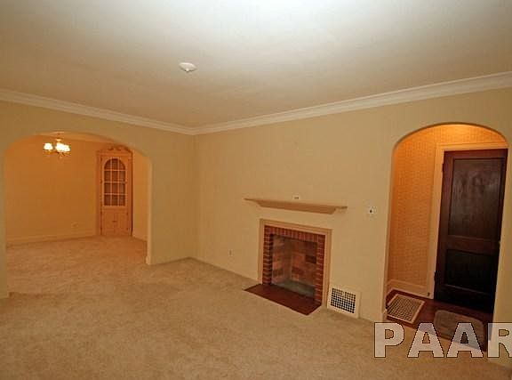 2nd image of 606 E Corrington Ave