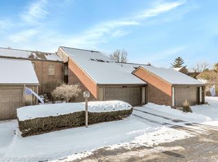 3066 Lindenwood Dr, Dearborn, MI 48120