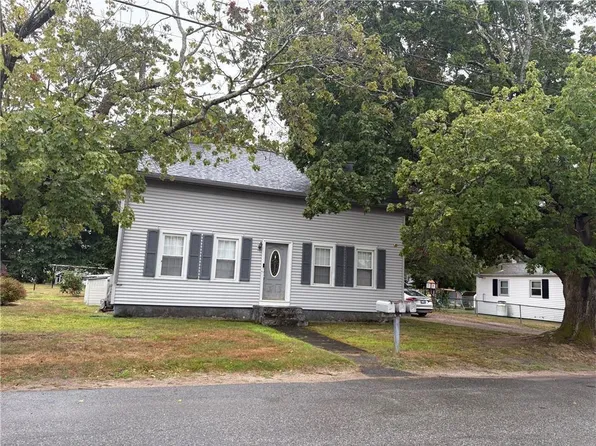 27 Matteson St, Coventry, RI 02816