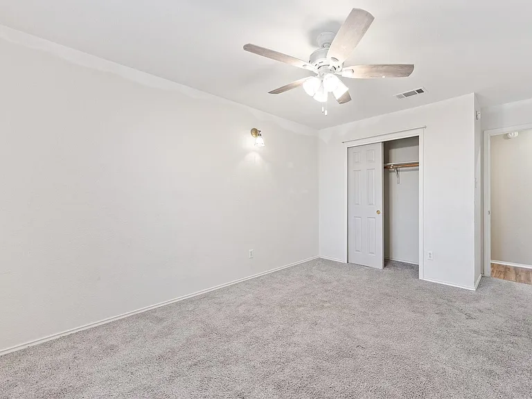 210 Mesquite Cir — Photo 21