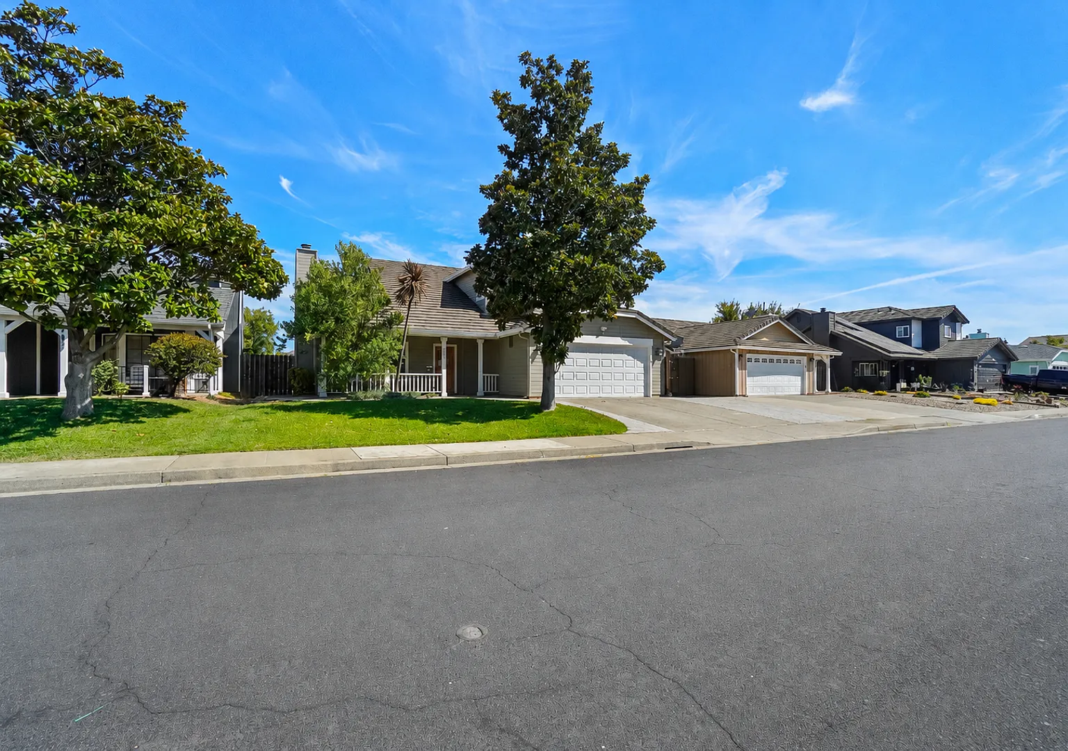 Available now !! Foxboro neighborhood & Travis Unified School District! This beauty is a 3bed / 3... — Photo 3