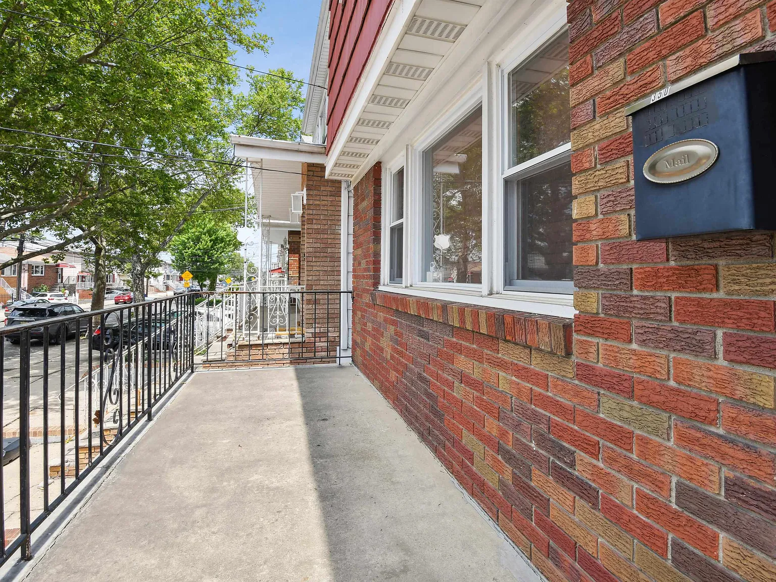 2 bed, 1.0 bath, $2,100 — Photo 3