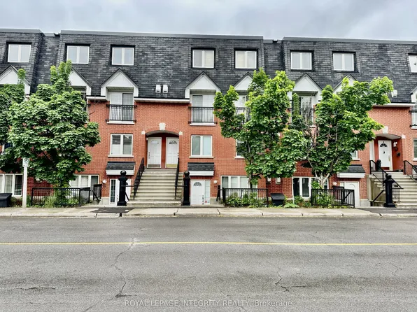 245 Cumberland St #4, Ottawa, ON K1N 8W6