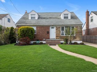 382 Old Country Road, Mineola, NY 11501