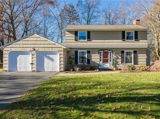 6 Downing Dr, Pittsford, NY 14534