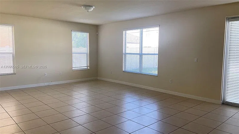 9170 SW 171st Ct Unit 9170 — Photo 3