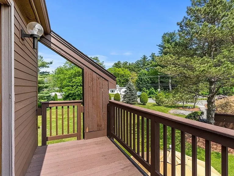 9 Cornwall Ln — Photo 12