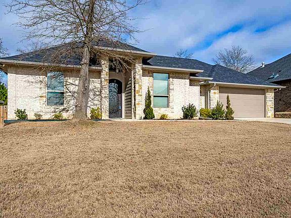 2nd image of 2505 Oasis Dr
