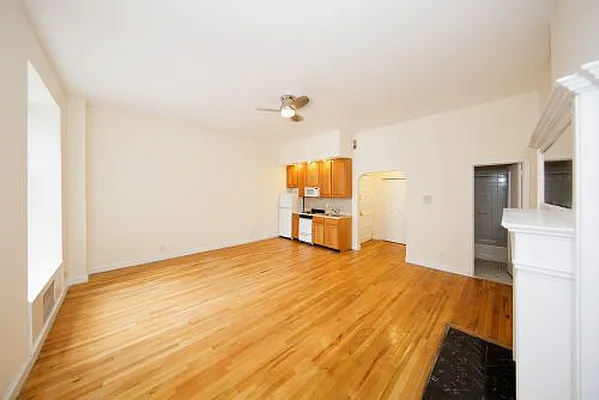 Rented by Icon Realty Management | media 1