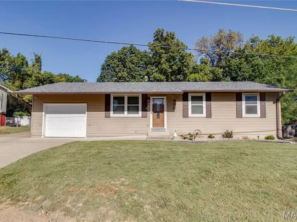 600 Mercury Dr, Godfrey, IL 62035
