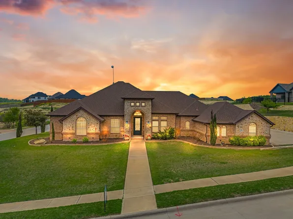 8212 Indian Hills Ct, Benbrook, TX 76126