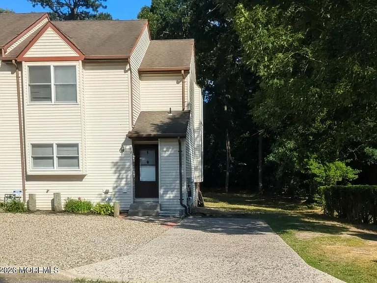 42-44 Winged Foot Ln #42 — Photo 1