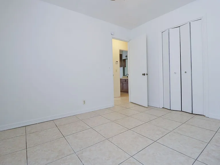 2433 E 87th St #282 — Photo 17