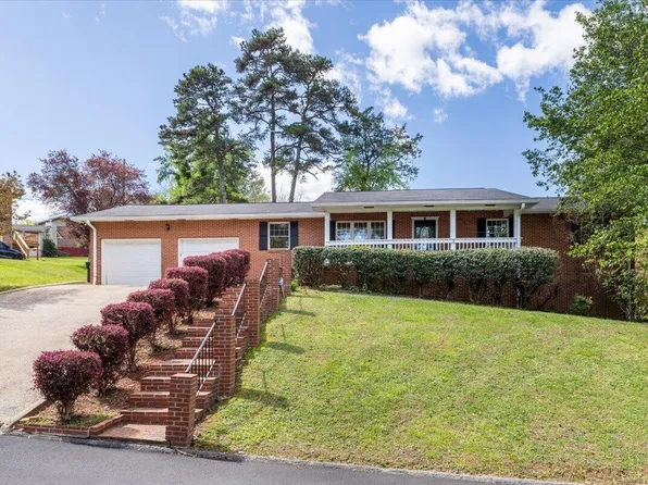 1226 King Arthur Rd, Chattanooga, TN 37421