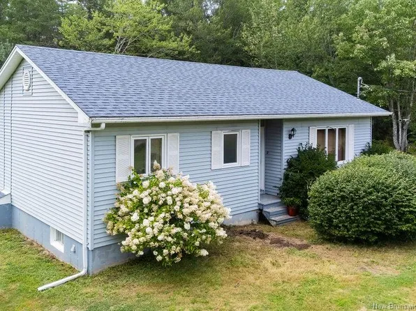 96 Zack Rd, Moncton, NB E1G 2T8