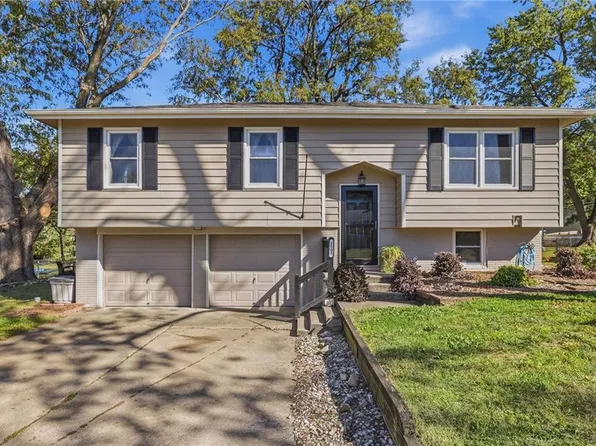 1505 Eastwood Rd, Harrisonville, MO 64701