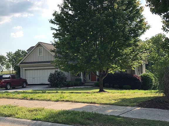 3rd image of 429 Brown Dr