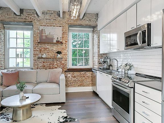 5th image of 515 N Washington St APT 103
