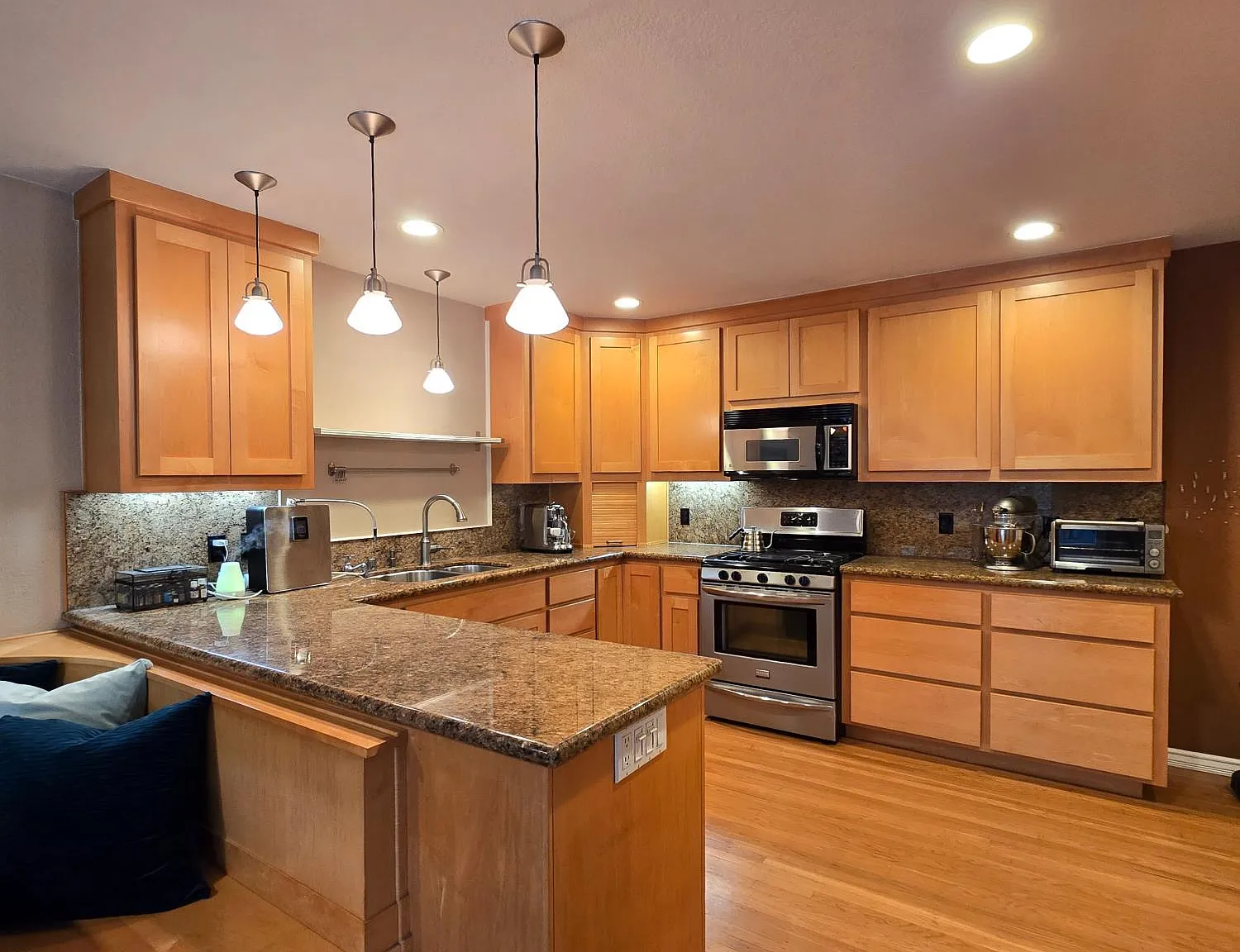 3 bed, 1300 sqft, $2,835 — Photo 4