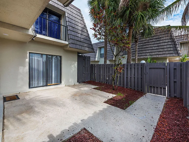 1755 N Congress Ave — Photo 4
