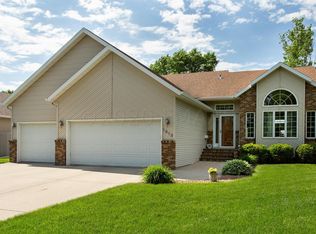 1613 Ash Pl, West Fargo, ND 58078